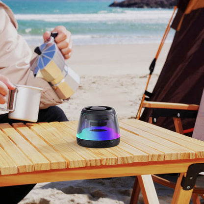 🎵🧲 Magnetische Mini Bluetooth Speaker met RGB Licht – Compact formaat, verrassend geluid, kleurrijk licht, de leuke accessoire om overal op te plakken voor feestjes, de keuken of werkplaats 🌈✨